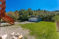 Luxury Durango Retreat, 5 Min to Downtown, Hot Tub, Views, Games, Pets Welcome!