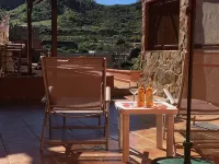 Rural house in a valley with sea views and swimming pool. Hotels in Tegueste