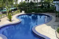 Batu Ferringhi Luxury Seaview Suite - 3Br - 沙灘