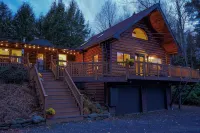 Handcrafted Log Cabin • Walk to Lake • Private Backyard w/Fire Pit • Sleeps 8