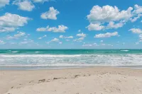 Affordable ONE BR Main Floor Condo RIGHT ON THE BEACH w/ KING Bed & Heated POOL!