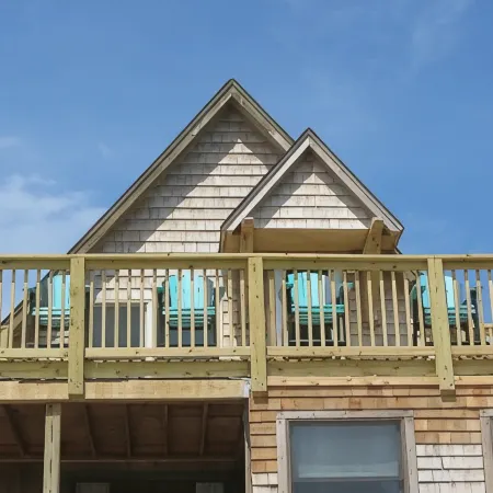 Cheerful, Semi Oceanfront, pet friendly, w/pool