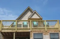 Cheerful, Semi Oceanfront, pet friendly, w/pool
