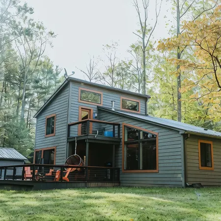 Enjoy the peace & quiet of beautiful Nashville, Indiana.