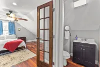 Stunning VT lake house- dog friendly - 4-Star