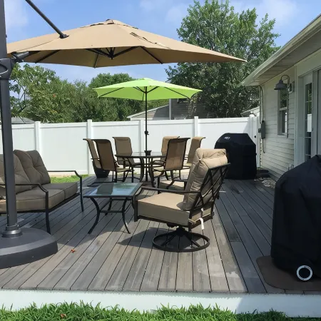 4 Short Blocks to the Beach! Beautiful Sunny Home - Deck & Covered Patio
