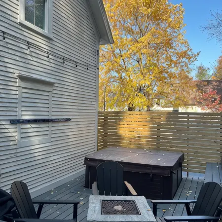 Stay with US, Brand New, 8 Br, 4 BTH, 1/2 mi to Okemo, Hot Tub, on Shuttle, King