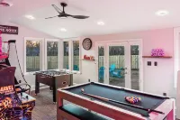 Luxury Home. Hot-tub, close to IAD & Hylton PAC. - 4-Sterne