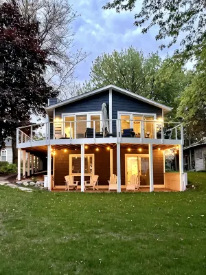 Modern Cottage on Green Lake -- four seasons of fun! - 3-stjärniga