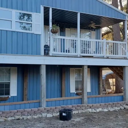 Stay 'n' PlayUpstairs 2 Bedroom Apartment 1/4 mile from Houston County Lake