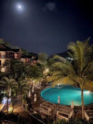2 bedroom luxury apartment in the Zoetry Marigot Bay Resort with amazing views - WiFi