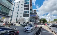 Super 8 Hotel @ Bayan Baru - Parkplatz