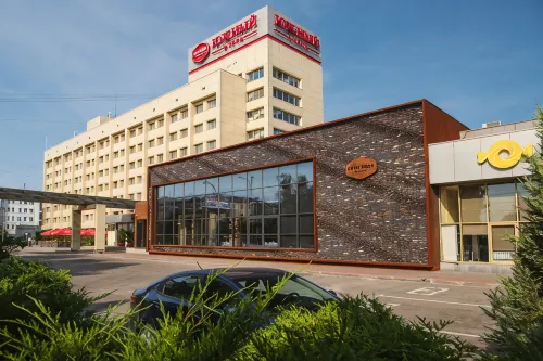 Yuzhny Hotel