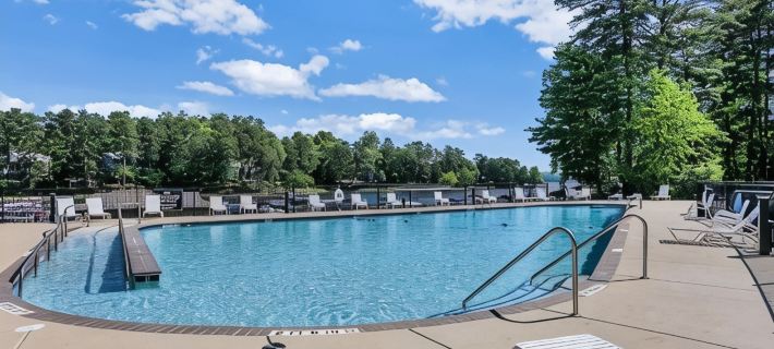 Resort Access - Lake - Pools -Pickleball - Gym. Spacious Townhome for Groups 奧科尼縣住宿飯店