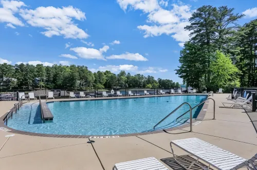 Resort Access - Lake - Pools -Pickleball - Gym. Spacious Townhome for Groups