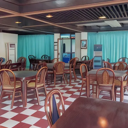 RedDoorz Plus Near Tugu Mercusuar Anyer