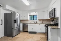 Near-North Valley Oasis! Sleeps 11! Easy Access to I-40, Pool, Hot Tub, AC/Heat - Private Pools