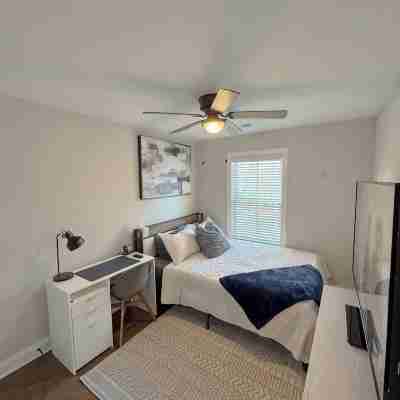 Modern 3Br 2.5BA Gated Home Near Vcu & Downtown Rooms