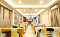 Front One Budget Waena Abepura - 3-Star