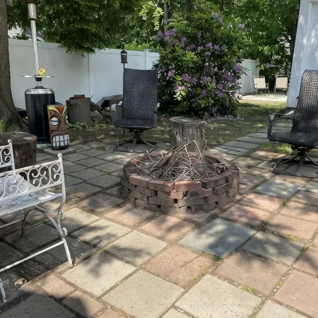 Cozy 1890 Cottage Studio with Hot Tub and Fire Pit in Downtown Kennebunk