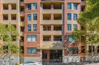 Thriving City Location, Dining Hub Near CBD - Holiday Apartments