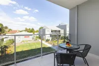Airport Apartments by Vetroblu