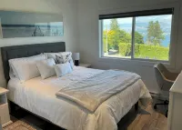 THE LAKEVIEW LOOKOUT, 1 Bedroom - Sleeps 2- walking distance to Lake & Wineries. - Wifi
