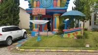 Villa Miky Kota Bunga Puncak Cianjur Bogor - parking