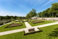 Balmule House - parking