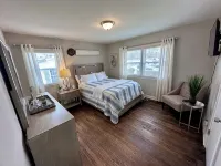 Luxury 3 BR/1 BA Home 3 Minutes to Downtown Murfreesboro & 5 Minutes to MTSU - Bungalows