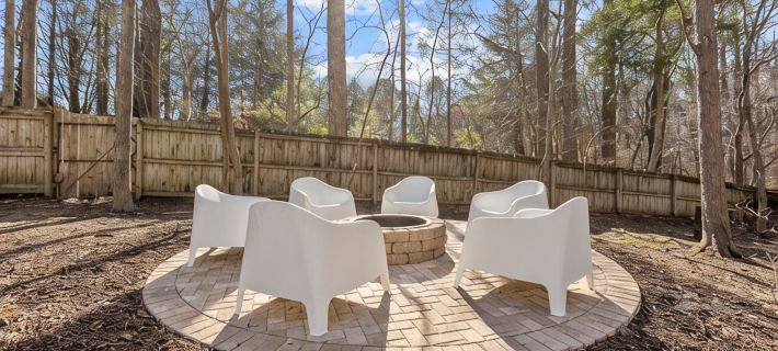 Curated 3BR Boutique Retreat in Cary – Walk to Trails, Close to Downtown Ξενοδοχεία στην πόλη Cary