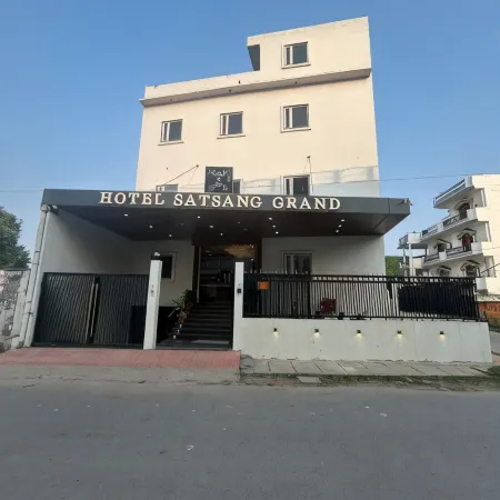 Hotel Satsang Grand