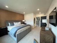 Very cozy copper John, town center retreat! - 발코니