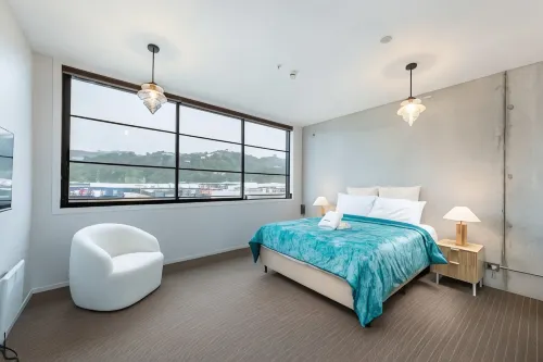 Sunny 3BR Petone Apt – Ocean Views, Walk to Shops - 3 stjerner