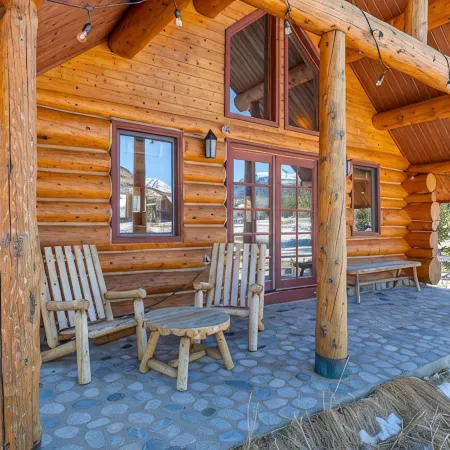 Stunning cabin on 4 acres of land near Breck, mountain views and on-site creek