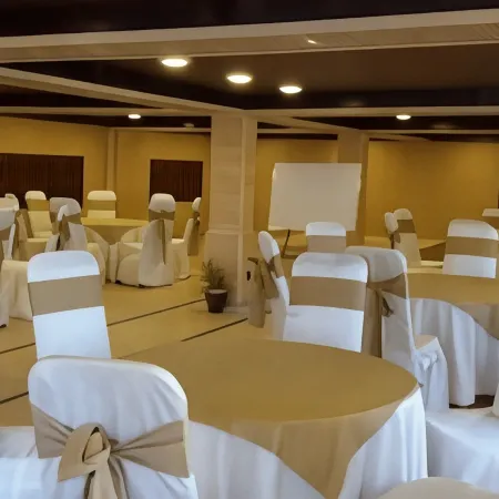 Chinar Family Resort