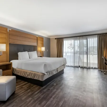 The Encinitan Hotel & Suites Отели в г. Энсинитас