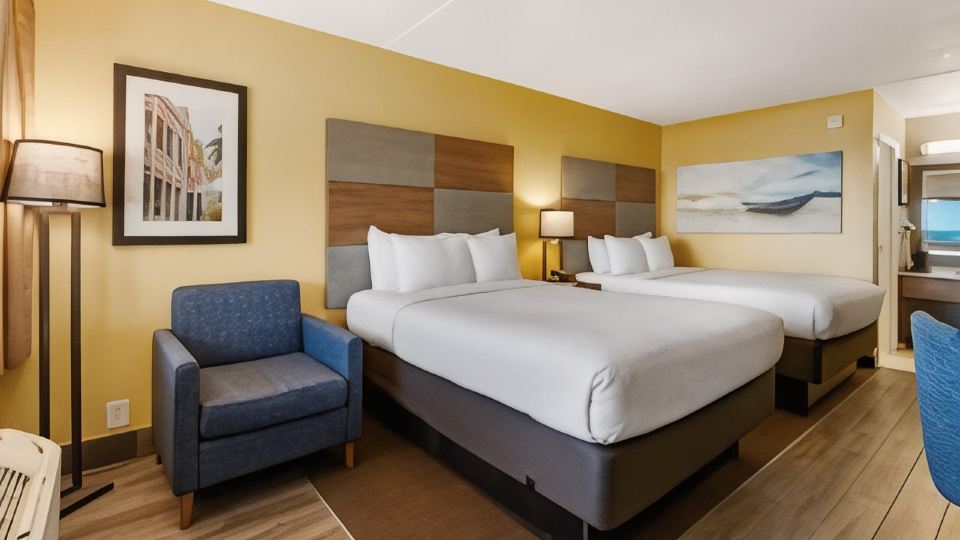 Clarion Pointe Galveston - Beachfront