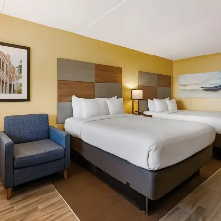 Clarion Pointe Galveston - Beachfront