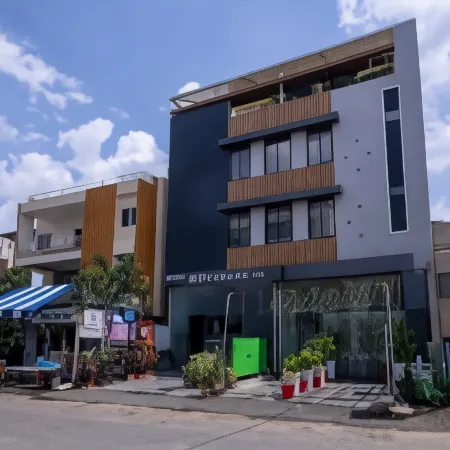 Hotel Pravasa Stay, Dewas Naka
