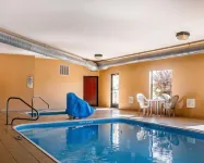 Comfort Suites Jackson-Cape Girardeau - parking