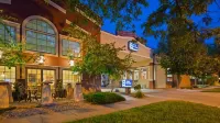 Best Western University Inn - bar