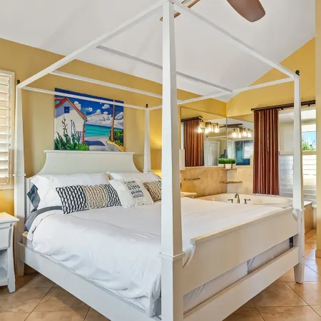 Moana Kai Beach House - Oceanfront Kauaʻi Escape with Pool & Sunrise Views