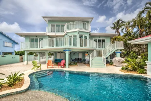 Paradise Bay - 4 Bedrooms (with 2 Master Suites 4 Bathrooms - sleeps 10 - Boutique