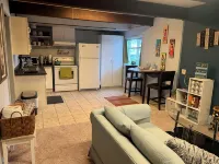 Large Govt hill studio-near  downtown - Apartments