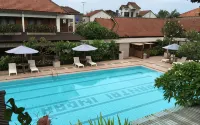 Pantai Indah Hotel Barat - pantai