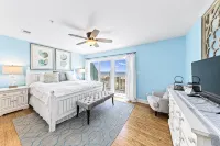 SPECTACULAR VIEWS!-Luxury Beachfront Townhome with DIRECT Ocean Views! - Wifi