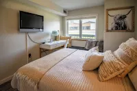 The Lodge-Modern Ski-Out/Ski-Out. Serene retreat Condo for the Outdoorsy type! - 3-Star