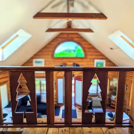 Handcrafted Log Cabin • Walk to Lake • Private Backyard w/Fire Pit • Sleeps 8