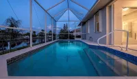 Punta Gorda Home w/ Lanai < 1 Mi to Downtown! - Pools